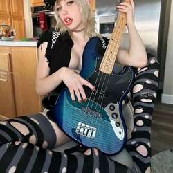 Knottylivy12